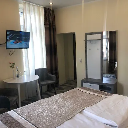 Hotell Neuenahrer Hof 3*